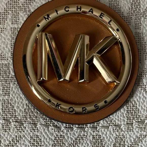 SALE‼️ MICHEAL KORS NWT!!⭐️⭐️⭐️⭐️⭐️ - Picture 5 of 6